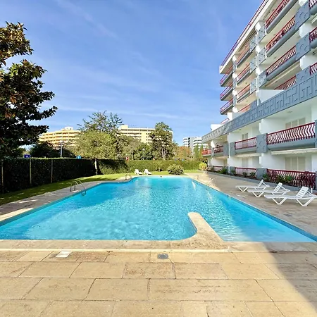 Marina With Pool By Homing וילהמורה
