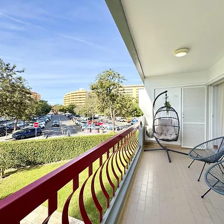 Marina With Pool By Homing Appartement