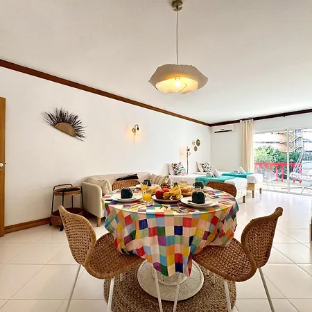 Marina With Pool By Homing 빌라모라