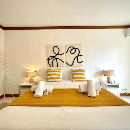 Marina With Pool By Homing 아파트 빌라모라