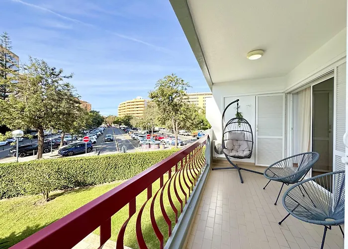 Marina With Pool By Homing Apartamento